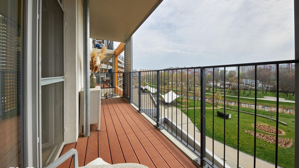 Elegantný 2 izb. byt s priestranným balkónom-Petržalka City