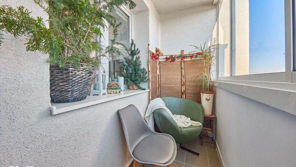 1izbový byt (garsónkka), zariadený, klimatizácia, zasklenná loggia