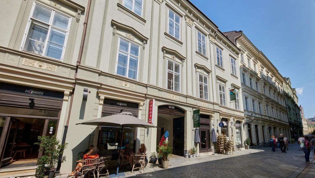 Exkluzívne na prenájom 150m2 reprezentatívne kancelárske priestory na 3.p v historickom centre Bratislavy, Laurinská ul, Bratislava I