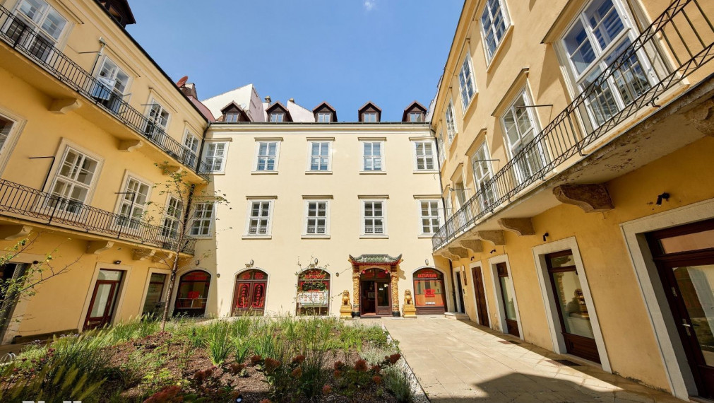 Neibrs | Exclusive office space for rent, complete renovation 150m2, 1st floor, in the historical building, direct centre, Laurinska str, Bratislava I