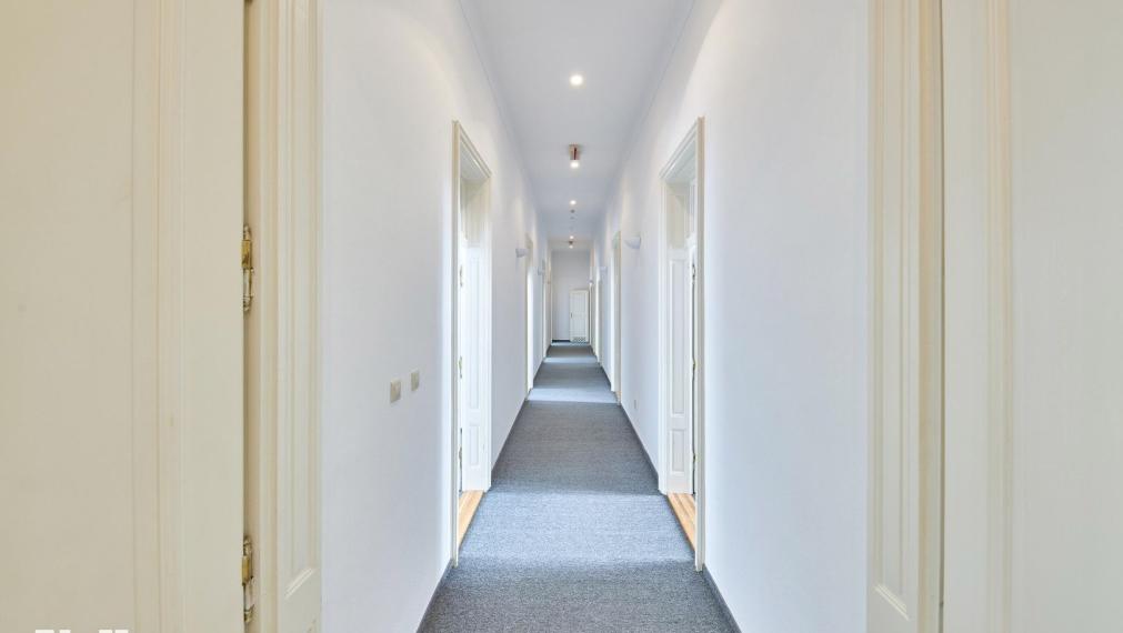 Neibrs | Exkluzívne na prenájom kancelárie, 1.p v historickej budove, Laurinská, Staré mesto, Bratislava I