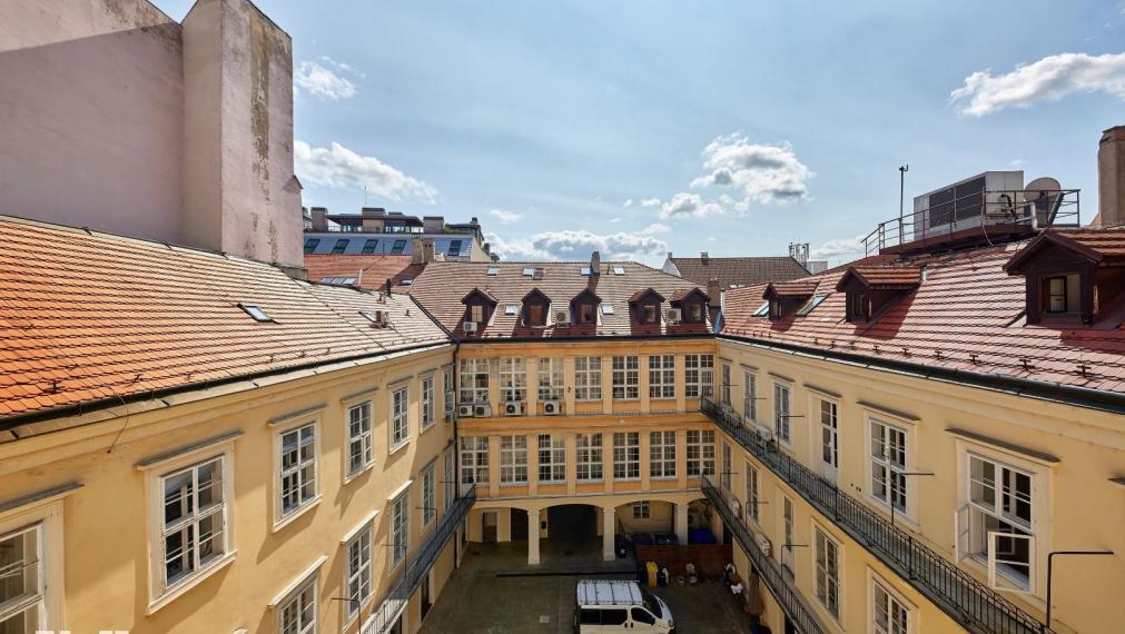 Neibrs | Exkluzívne na prenájom 150m2 reprezentatívne kancelárske priestory na 3.p v historickom centre Bratislavy, Laurinská ul, Bratislava I