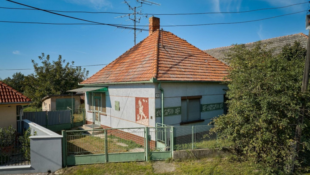 Neibrs | REZERVOVANÉ (3) izbový RD s veľkorysým pozemkom (1643m2) v obci Okoličná na Ostrove