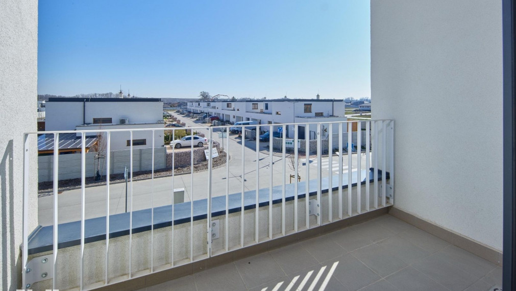 Neibrs | REZERVOVANÉ- 2 izb. byt s loggiou vo vyhotovení ŠTANDARD, 1. p. s výťahom, parking, kobka, BYTOVÝ DOM ,,A"