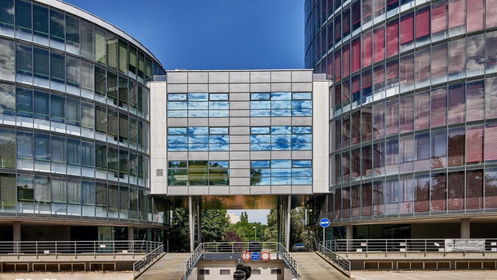 Neibrs | Na prenájom kancelárske priestory od 25 do 7500 m2, AC Petržalka,Röntgenova, Bratislava V