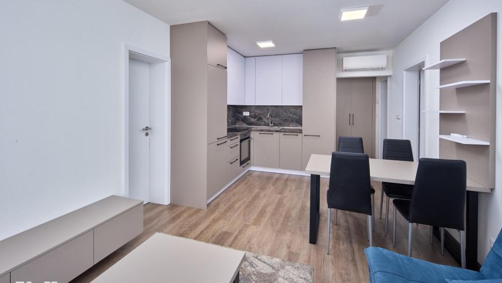 Neibrs | Exkluzívne na prenájom 2i byt v novostavbe s výhladom na hrad, parkovanie v garáži, veľká kobka, loggia, zariadený, Košická ul., Bratislava II