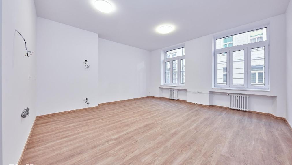 Neibrs | Na predaj veľký 4 izbový byt na Palisádach - Staré Mesto, vysoké stropy