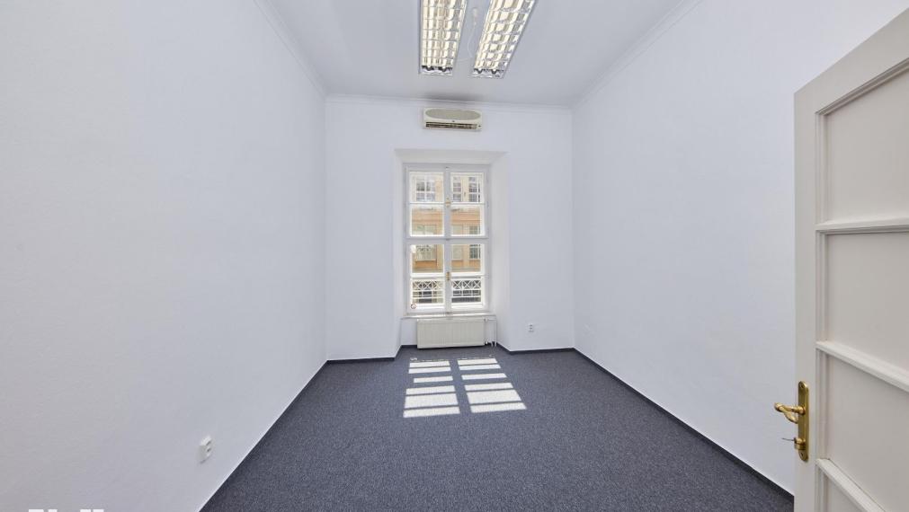 Neibrs | Exkluzívne na prenájom 150m2 reprezentatívne kancelárske priestory na 3.p v historickom centre Bratislavy, Laurinská ul, Bratislava I