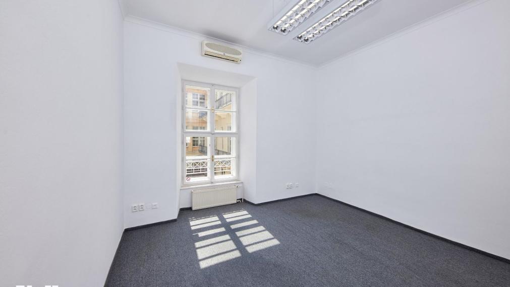 Neibrs | Exkluzívne na prenájom 150m2 reprezentatívne kancelárske priestory na 3.p v historickom centre Bratislavy, Laurinská ul, Bratislava I