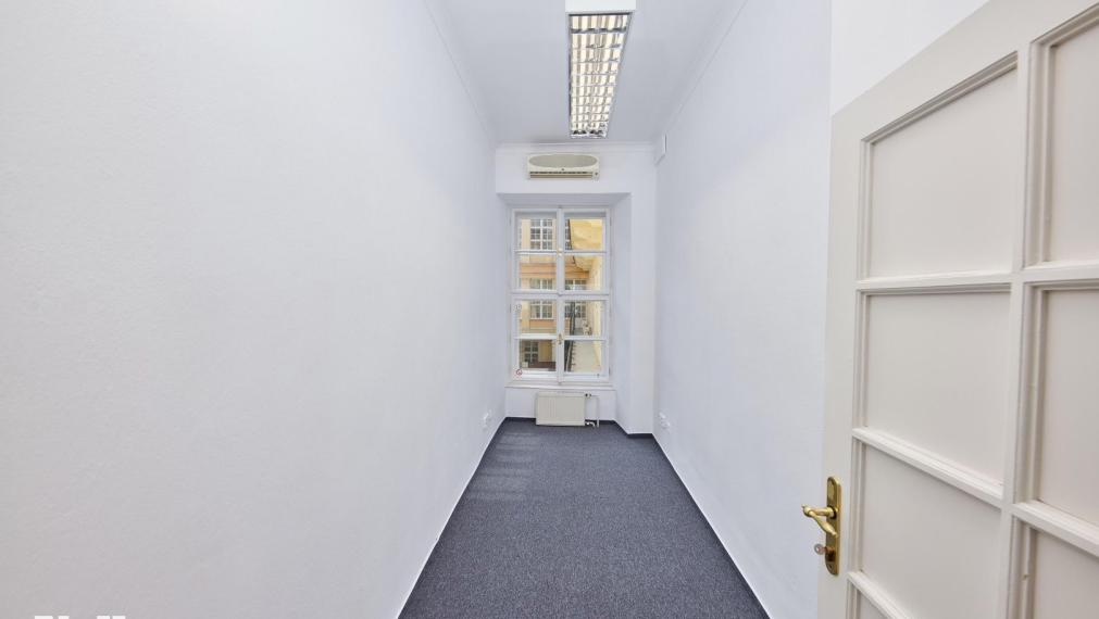 Neibrs | Exkluzívne na prenájom 150m2 reprezentatívne kancelárske priestory na 3.p v historickom centre Bratislavy, Laurinská ul, Bratislava I