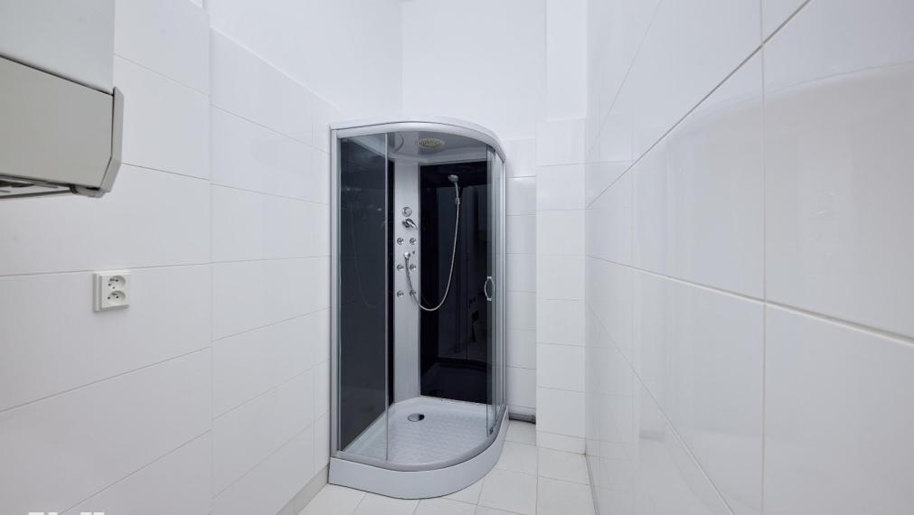 Neibrs | Exkluzívne na prenájom 150m2 reprezentatívne kancelárske priestory na 3.p v historickom centre Bratislavy, Laurinská ul, Bratislava I