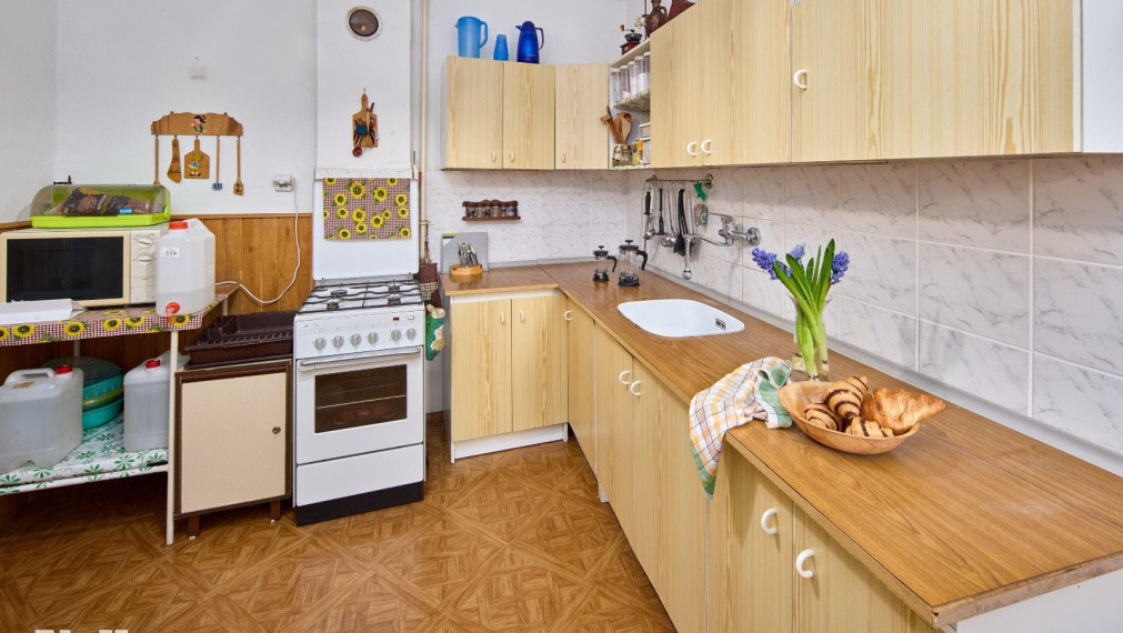 Neibrs | Na predaj 5izb RD s príslušenstvom, stodolou, veľkým pozemkom 2549 m2