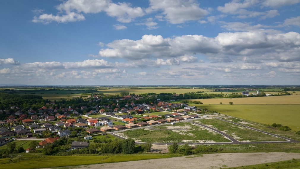 Neibrs | Investičný pozemok s právoplatným SP na Rodinný dvojdom s dvomi bytovými jednotkami, 505 m2