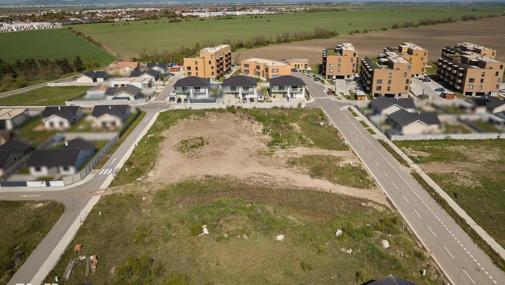 Neibrs | Stavebné pozemky v Miloslavove - ideálne miesto pre Váš rodinný dom