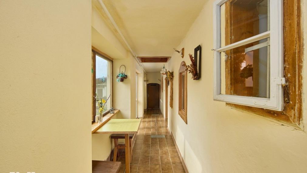 Neibrs |  5izb RD s príslušenstvom, stodolou, veľkým pozemkom 2549 m2