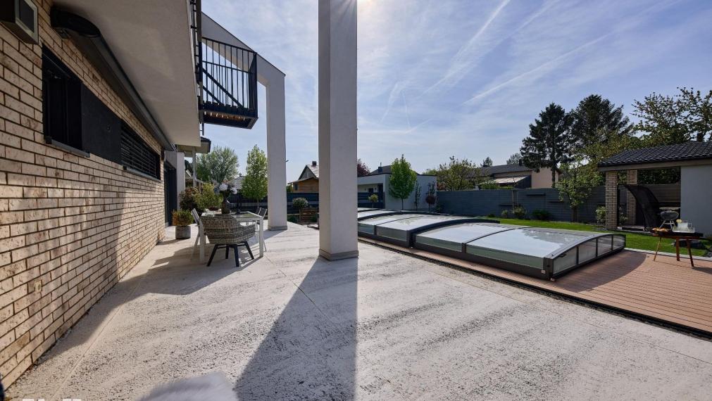 Neibrs | Krásny 5izb. dom, priestranný, krb, vonkajší bazén, krásna záhrada