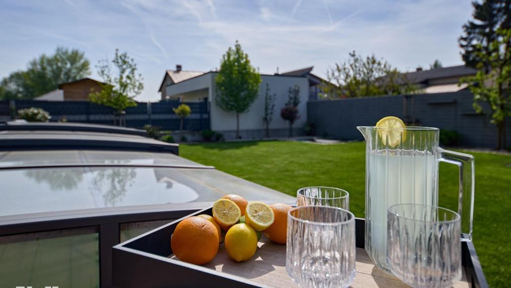 Neibrs | Krásny 5izb. dom, priestranný, krb, vonkajší bazén, krásna záhrada