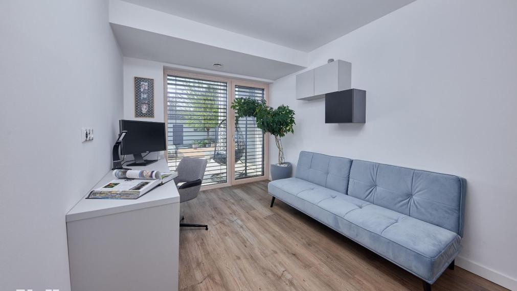 Neibrs | Krásny 5izb. dom, priestranný, krb, vonkajší bazén, krásna záhrada