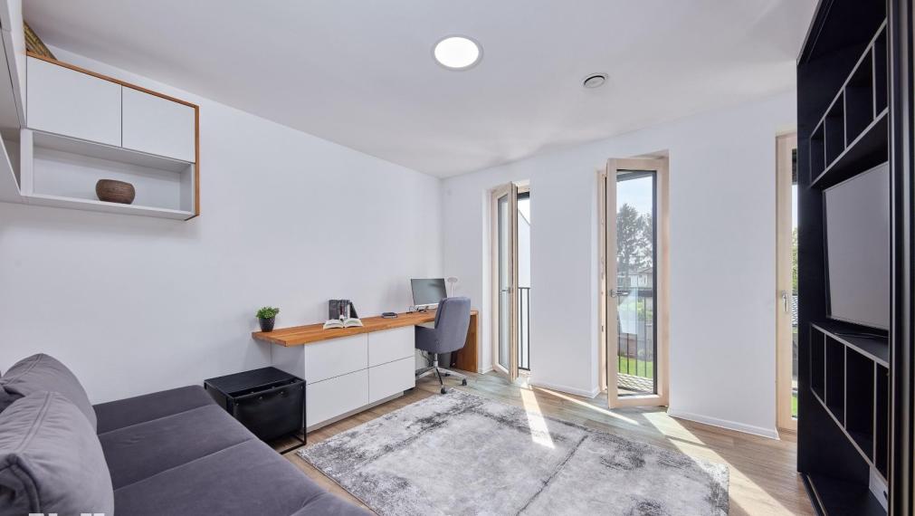 Neibrs | Krásny 5izb. dom, priestranný, krb, vonkajší bazén, krásna záhrada