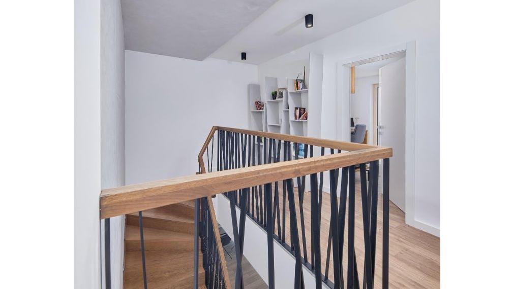 Neibrs | Krásny 5izb. dom, priestranný, krb, vonkajší bazén, krásna záhrada