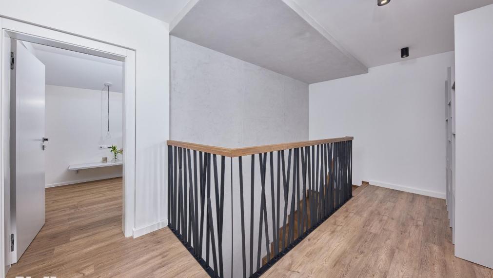 Neibrs | Krásny 5izb. dom, priestranný, krb, vonkajší bazén, krásna záhrada