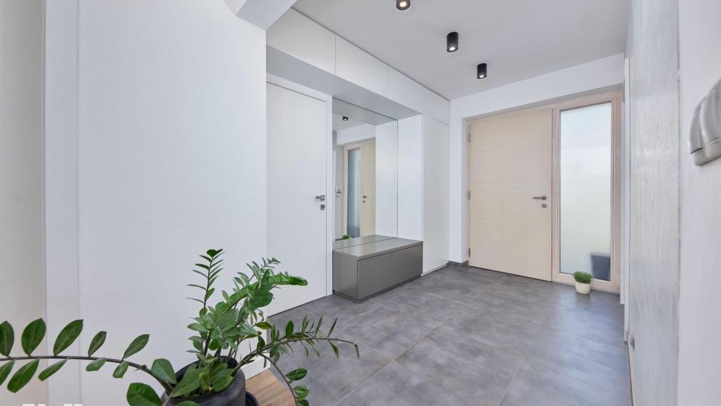 Neibrs | Krásny 5izb. dom, priestranný, krb, vonkajší bazén, krásna záhrada