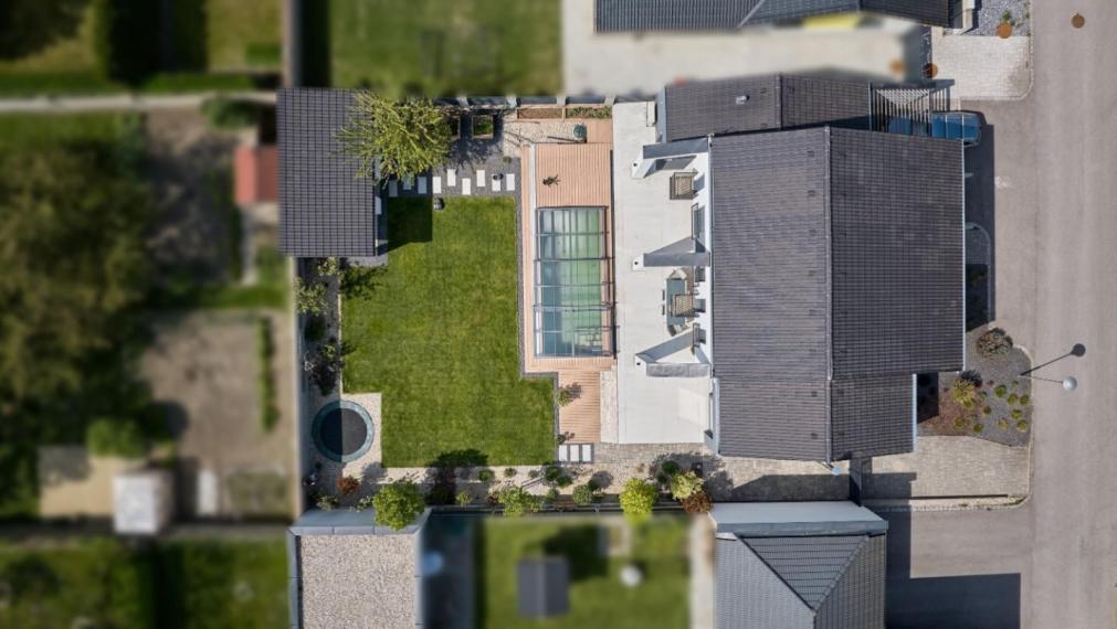 Neibrs | Krásny 5izb. dom, priestranný, krb, vonkajší bazén, krásna záhrada