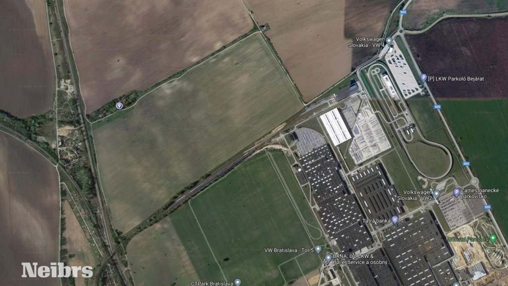 Neibrs | Exkluzívne na predaj pozemok na stavbu rekreačej  chaty, 811m2,  asfaltová prístupová cesta, voda, elektrina, Devínske jazero, Bratislava