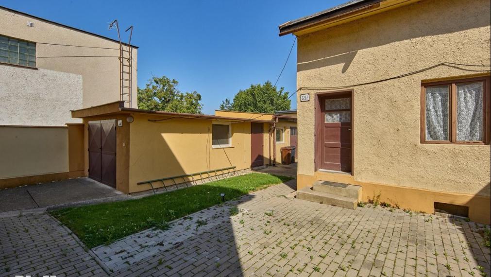 Neibrs | REZERVOVANÝ -  5 izbový RD  s garážou, dielňou, letnou kuchyňou, výbehom pre zvieratá, 1269 m2 pozemok