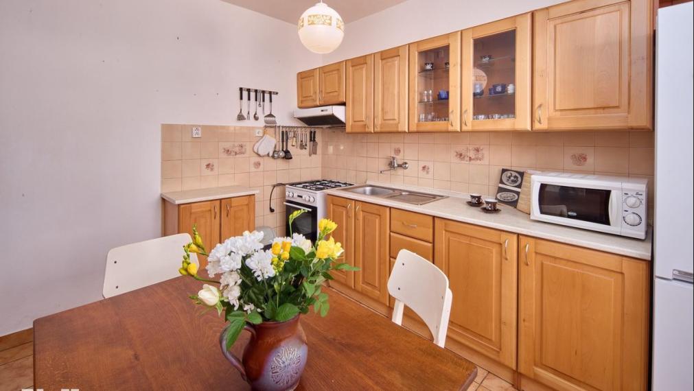 Neibrs | REZERVOVANÝ -  5 izbový RD  s garážou, dielňou, letnou kuchyňou, výbehom pre zvieratá, 1269 m2 pozemok