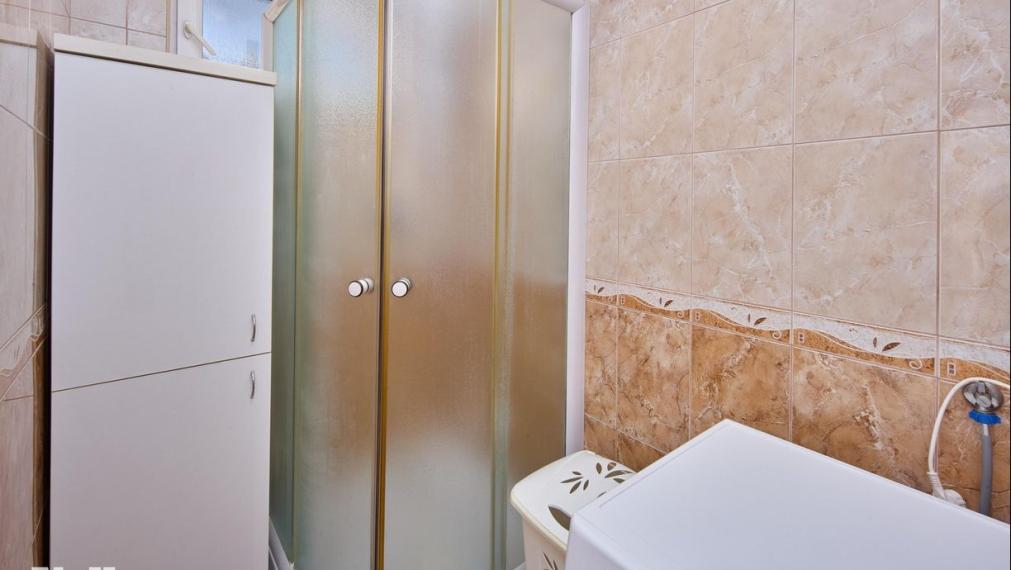 Neibrs | REZERVOVANÝ -  5 izbový RD  s garážou, dielňou, letnou kuchyňou, výbehom pre zvieratá, 1269 m2 pozemok