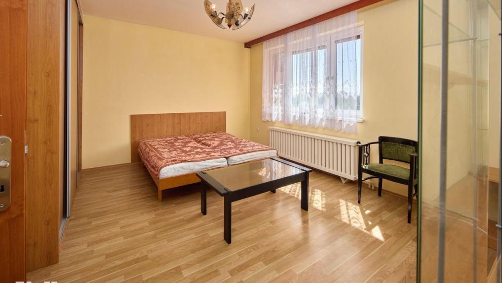 Neibrs | REZERVOVANÝ -  5 izbový RD  s garážou, dielňou, letnou kuchyňou, výbehom pre zvieratá, 1269 m2 pozemok