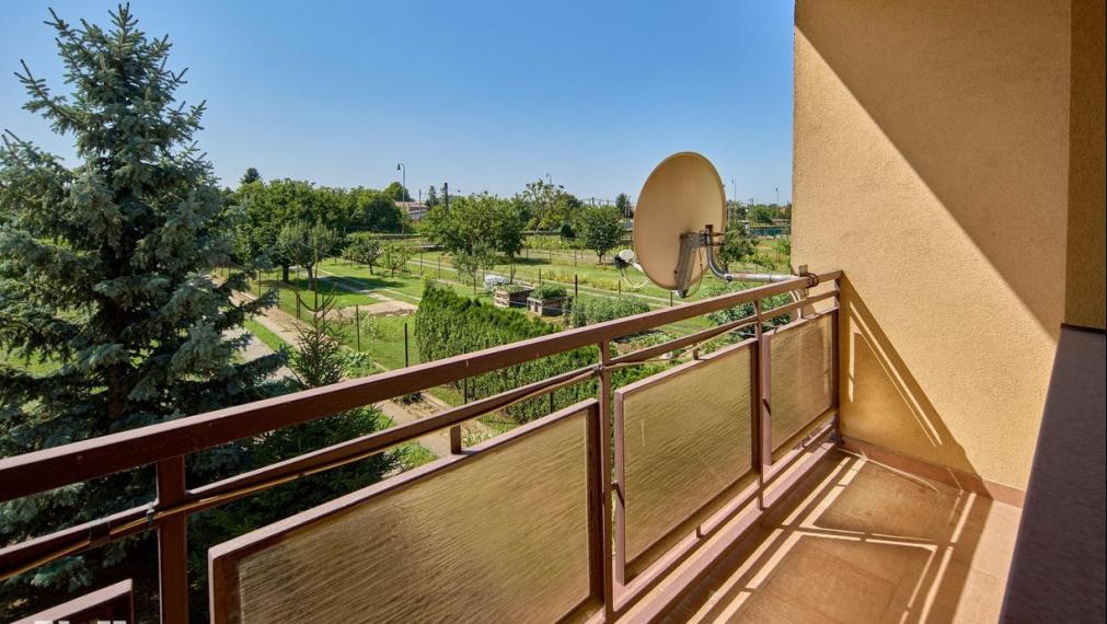 Neibrs | REZERVOVANÝ -  5 izbový RD  s garážou, dielňou, letnou kuchyňou, výbehom pre zvieratá, 1269 m2 pozemok