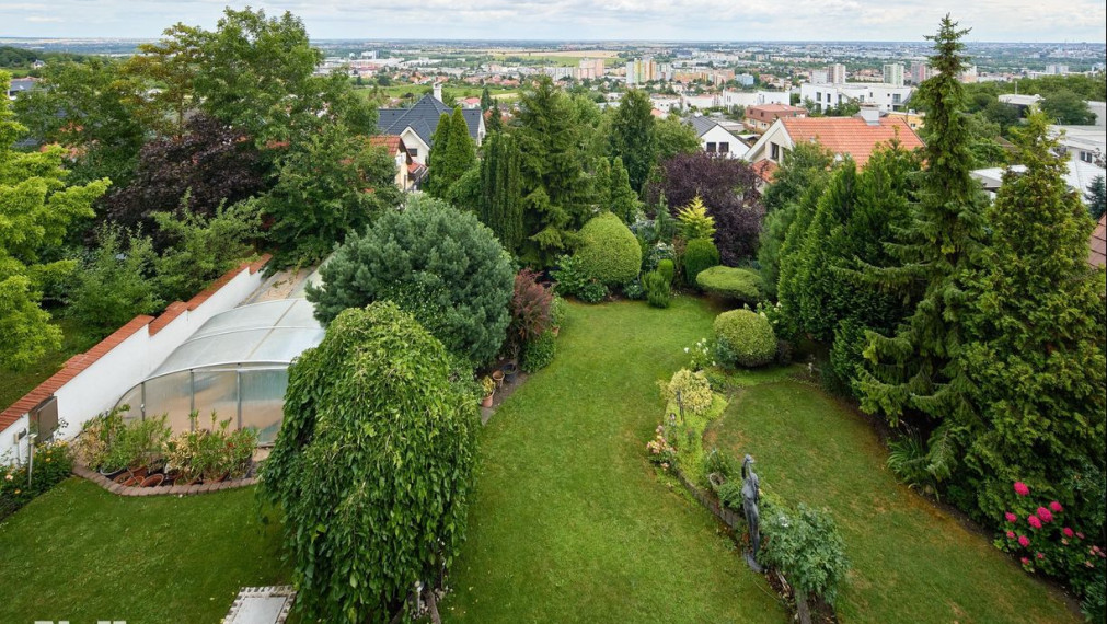 Neibrs | Exkluzívne na predaj luxusná vila s wellness, fitness, záhradou, bazénom, garážou, Chladná ul., Rača, Bartislava III