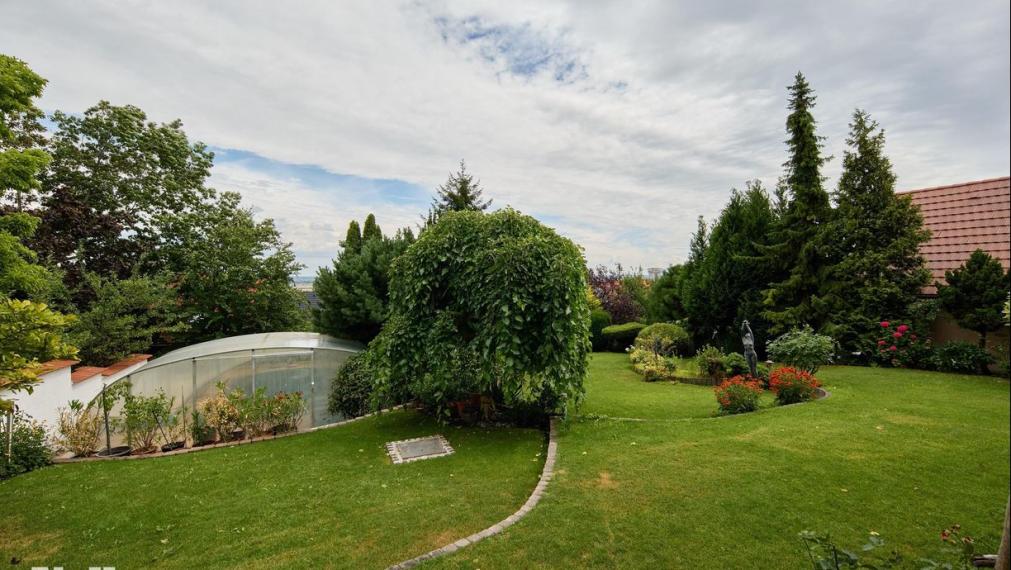 Neibrs | Exkluzívne na predaj luxusná vila s wellness, fitness, záhradou, bazénom, garážou, Chladná ul., Rača, Bartislava III