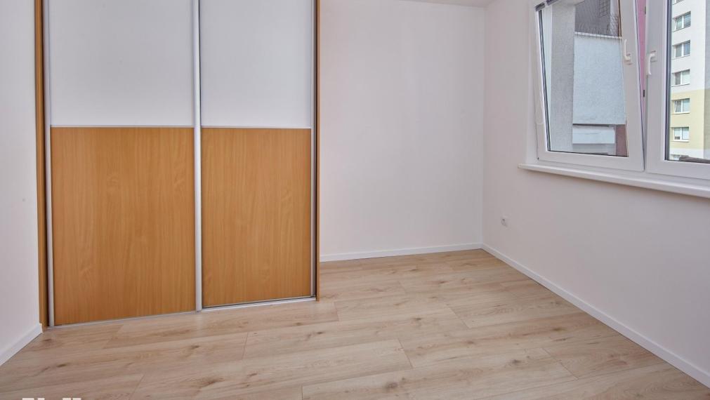 Neibrs | 4 izb. byt s loggiou na Nejedlého ul. v Dúbravke