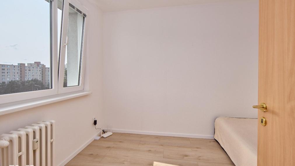 Neibrs | 4 izb. byt s loggiou na Nejedlého ul. v Dúbravke