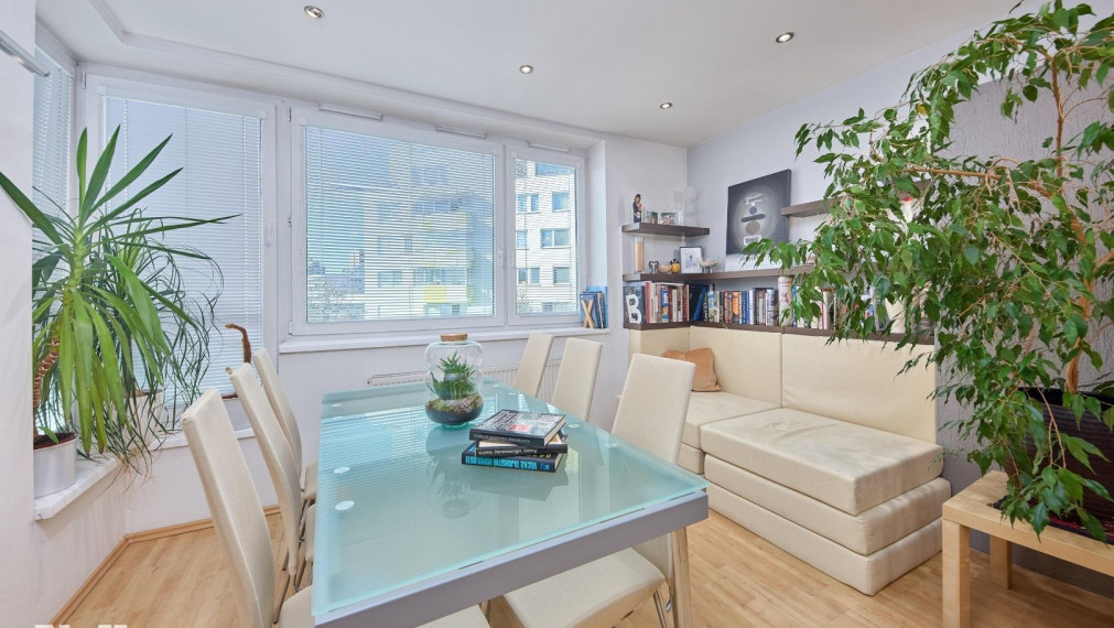 Neibrs | Priestranný 4 izb.byt,135 m2, loggia, dve svetové strany, 2x parking