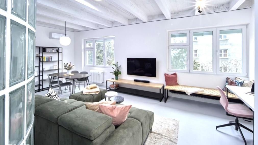 Neibrs | Štýlový, priestranný 2 izb byt so šatníkom, veľkou spálňou a kvalitným prevedením, Justičná ul.