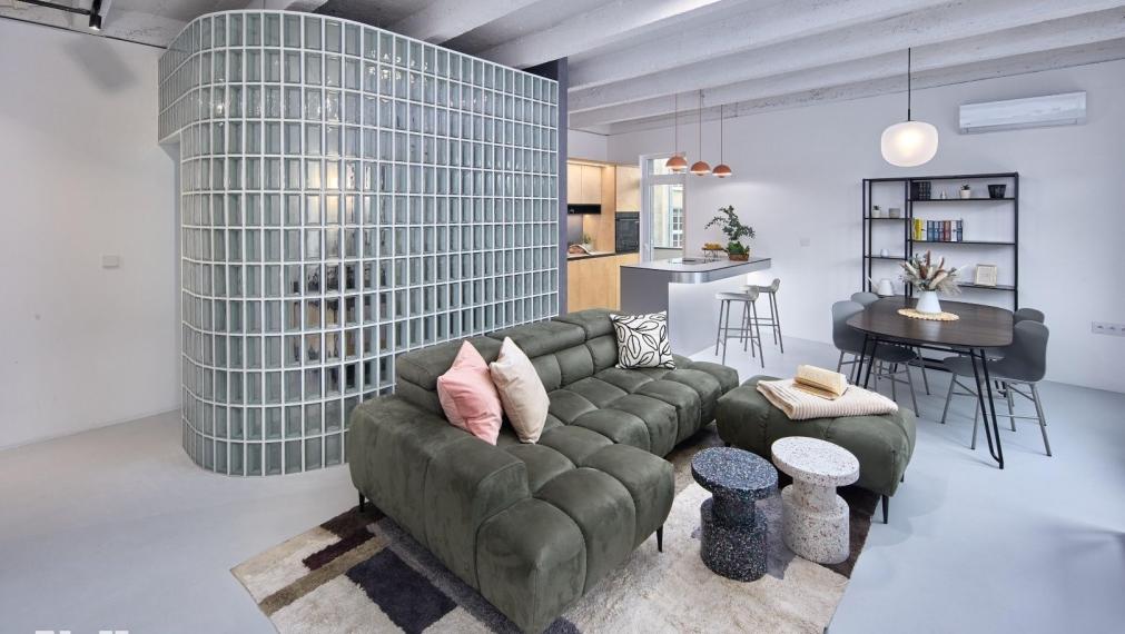 Neibrs | Štýlový, priestranný 2 izb byt so šatníkom, veľkou spálňou a kvalitným prevedením, Justičná ul.