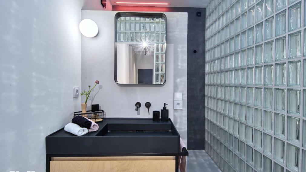 Neibrs | Štýlový, priestranný 2 izb byt so šatníkom, veľkou spálňou a kvalitným prevedením, Justičná ul.