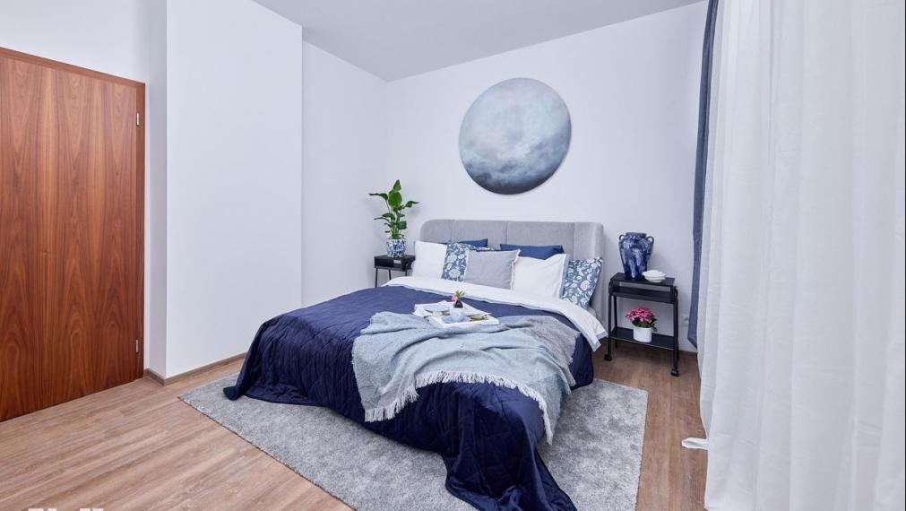 Neibrs | predaj (2) izbový byt s balkónom (kompletne zariadený) v zrekonštruovanej historickej budove na Palisádach v Bratislave