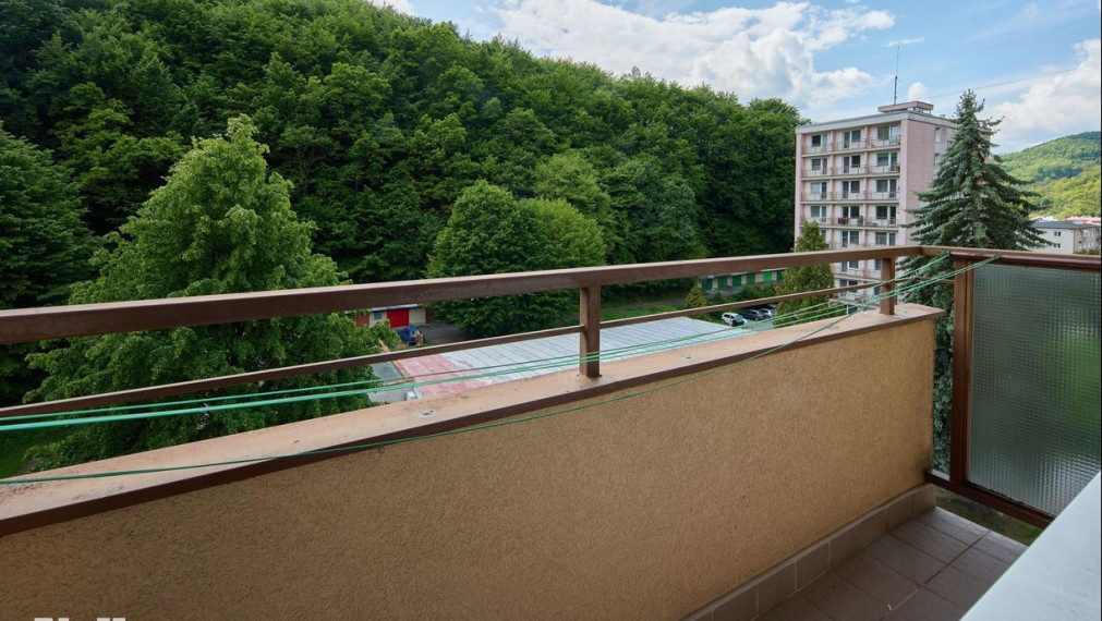 Neibrs | predaj (4) izbový veľkometrážny byt v obci Hodruša - Hámre okres Žarnovica