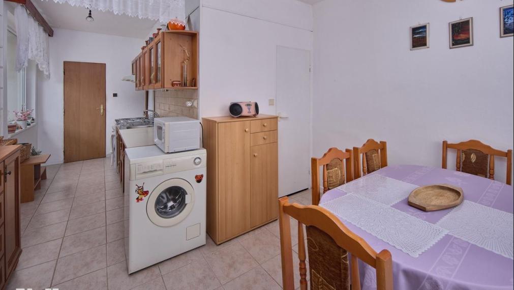 Neibrs | predaj (4) izbový veľkometrážny byt v obci Hodruša - Hámre okres Žarnovica