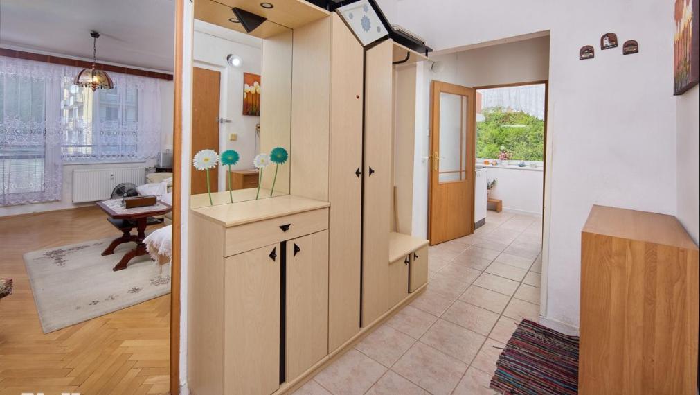 Neibrs | predaj (4) izbový veľkometrážny byt v obci Hodruša - Hámre okres Žarnovica