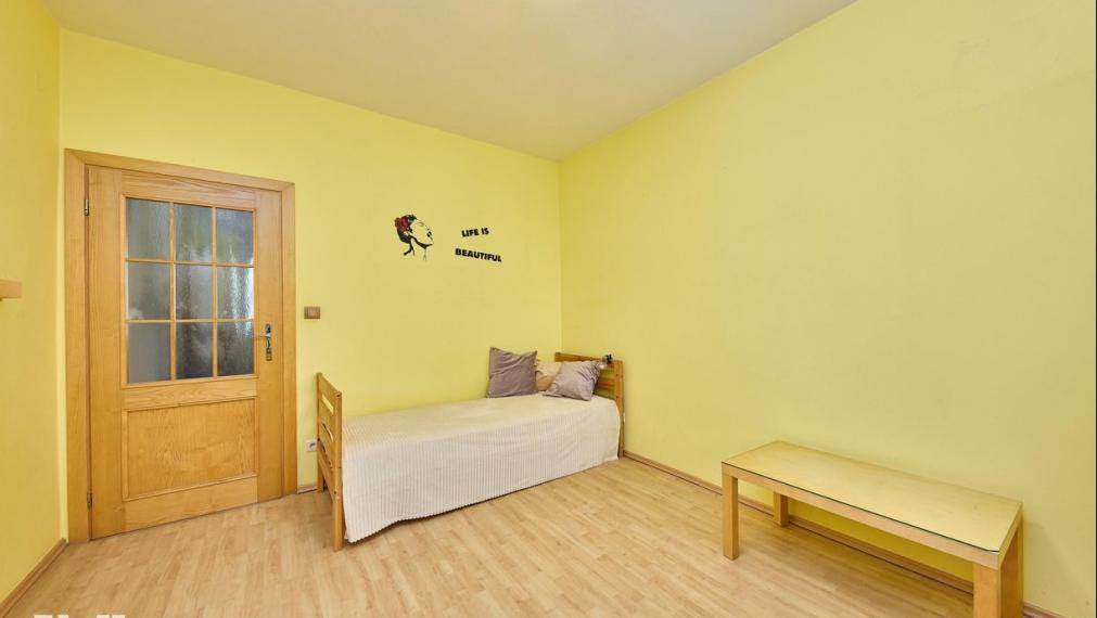 Neibrs| 4 izb. byt, Kramáre, 127 m2 plus 7 m2 loggia, pivnica, dve svetové strany