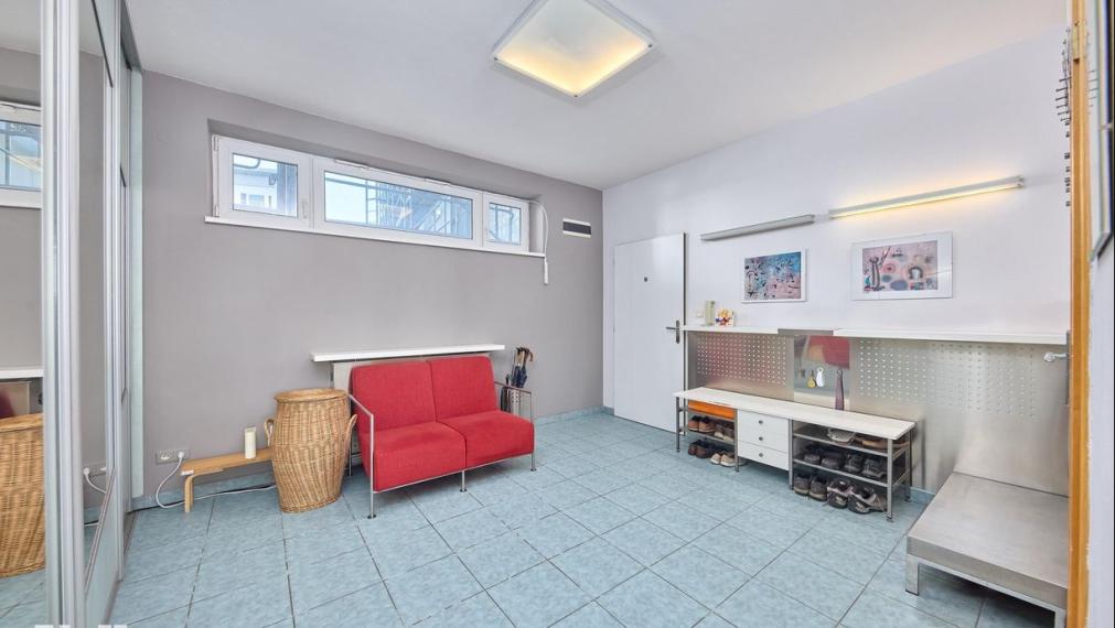 Neibrs| 4 izb. byt, Kramáre, 127 m2 plus 7 m2 loggia, pivnica, dve svetové strany