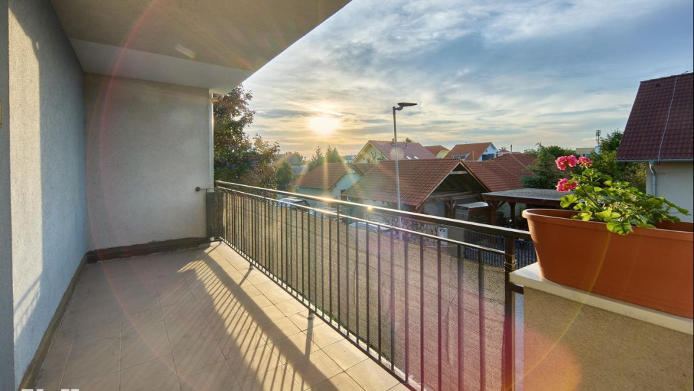 Neibrs | REZERVOVANÉ- 4 izb. byt s dvomi terasami, parkovacím miestom a garážou, Farebná ul. Rovinka