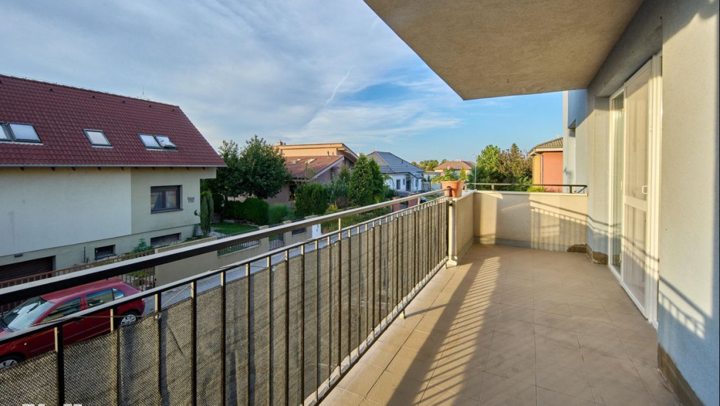 Neibrs | REZERVOVANÉ- 4 izb. byt s dvomi terasami, parkovacím miestom a garážou, Farebná ul. Rovinka