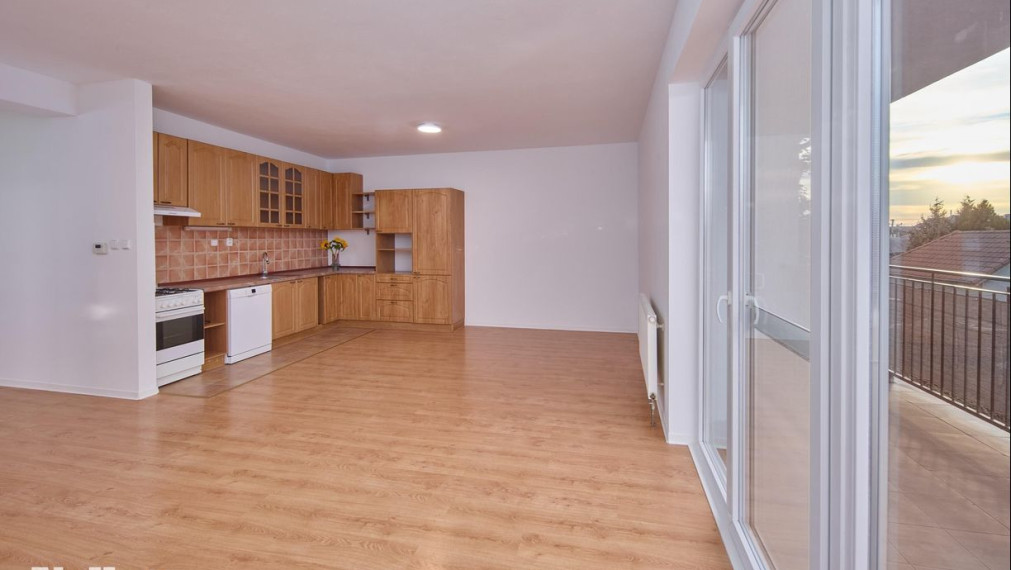 Neibrs | REZERVOVANÉ- 4 izb. byt s dvomi terasami, parkovacím miestom a garážou, Farebná ul. Rovinka